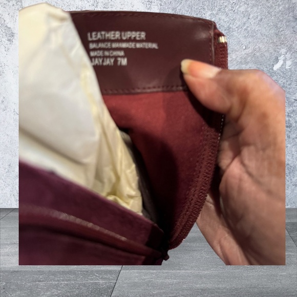 Violet & Red suede wedge ankle bootie NWOB - Picture 6 of 6